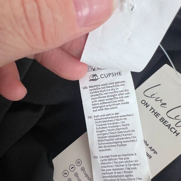 Cupshe NWT One Piece Swimsuit Size Medium Shelf Bra Striped Neutral Basic - Picture 9 of 10